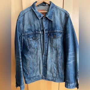 XL Levi’s Jean Jacket